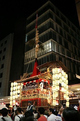 祇園祭宵山、長刀鉾へ。_f0054428_23304728.jpg