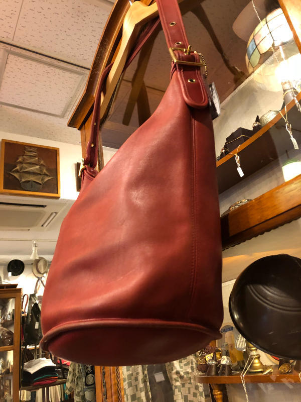 オールドコーチのダッフルサックの赤色 : 町田の古着屋ULTRABO