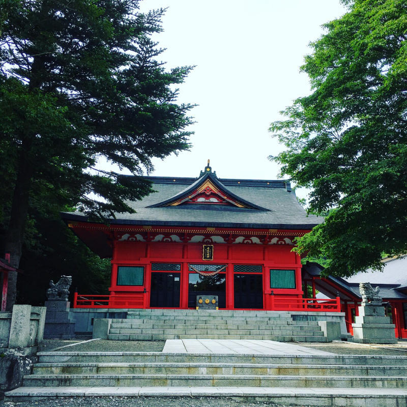 湖に囲まれた神社_d0270360_22363980.jpg