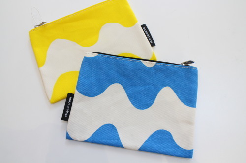 marimekko PIKKU LOKKI フラットポーチ_d0182409_17282970.jpg