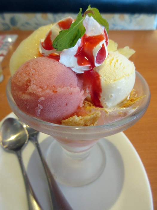 【デニーズ】冷麺カペリーニと桃のミニパルフェ_b0009849_18411481.jpg