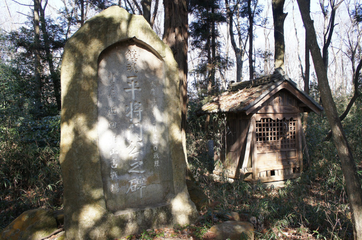 【御霊信仰】神田明神と将門の首塚、関東大震災今昔(首塚大改修、胴塚地震、酒井上屋敷門等、庭園写真、明治までの諸図、神田明神・将門神社古写真)【消えた怪異】_b0116271_23182168.jpg