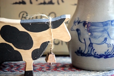 Rowe Pottery のレアな牛デザインのピッチャー_f0161543_17363413.jpg