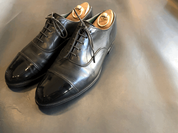 Tricker\'s トリッカーズ ドレスシューズ オールソール修理_b0310556_21563140.gif