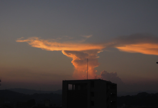 昨日の夕景_b0366871_20124995.jpg
