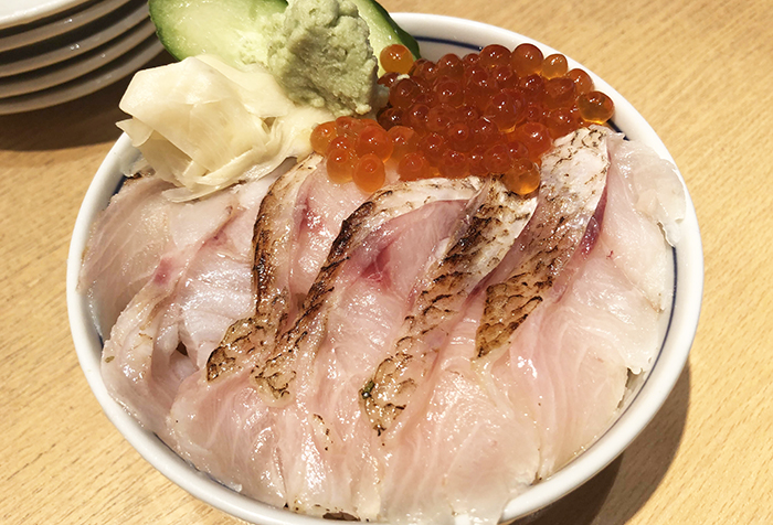 夢のような海鮮丼！高級魚のどぐろ丼が2500円で食べられる！新潟にある「佐渡のすし弁慶イオン新潟青山店」_e0171573_1254720.jpg