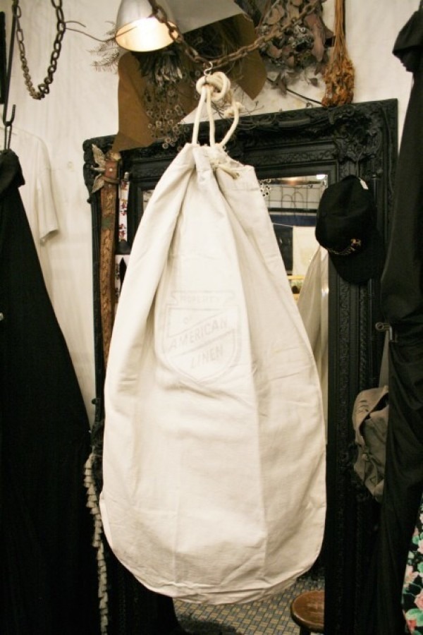 千葉のルンビニエンスストアーことルンビニ　久々です。　ヴィンテージバッグ類。ちょっと男っぽい。土っぽいもの。_f0180307_00055892.jpg