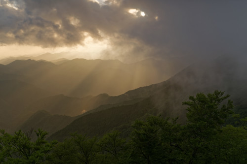 暗雲からの逆転_e0366896_09034429.jpg