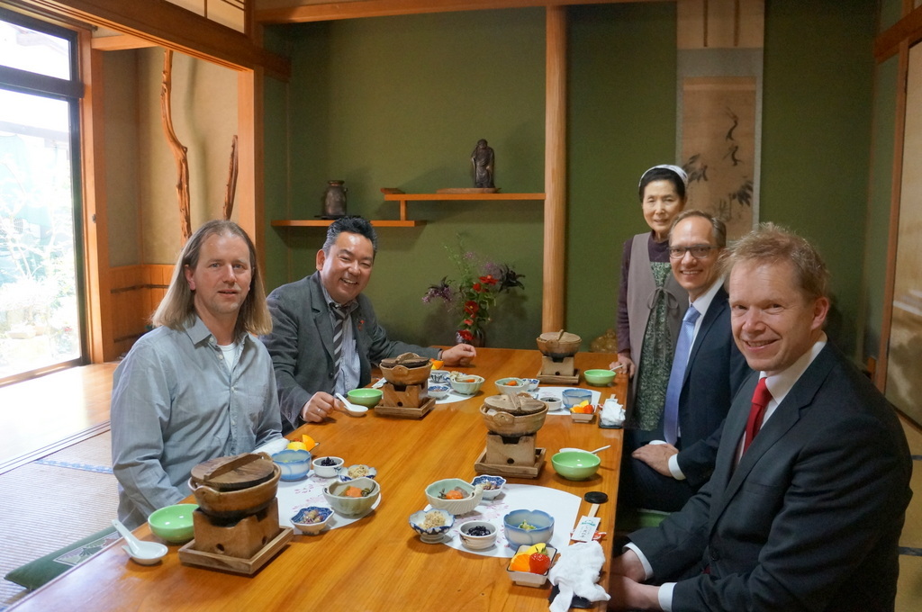ベルリンミッテ区代表団、来日(4/10)_c0180686_23064732.jpg