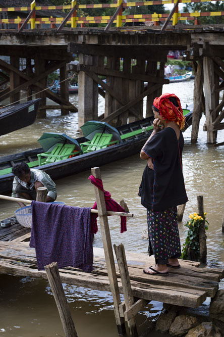 ミャンマー（ビルマ）紀行＞＞橋を渡し、水と暮らす_c0108673_2222742.jpg