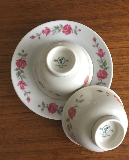 台湾の懐かしかわいい花柄食器と アルミの器 おみやげｍｙラブ