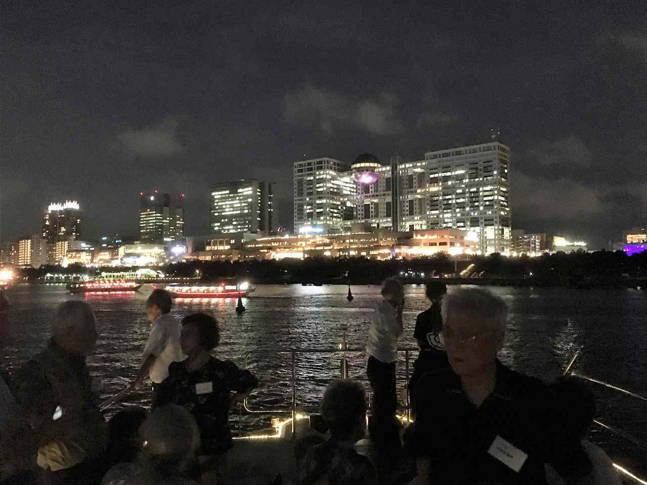 高校同期会は東京湾ナイトクルージング_a0148206_12324010.jpg