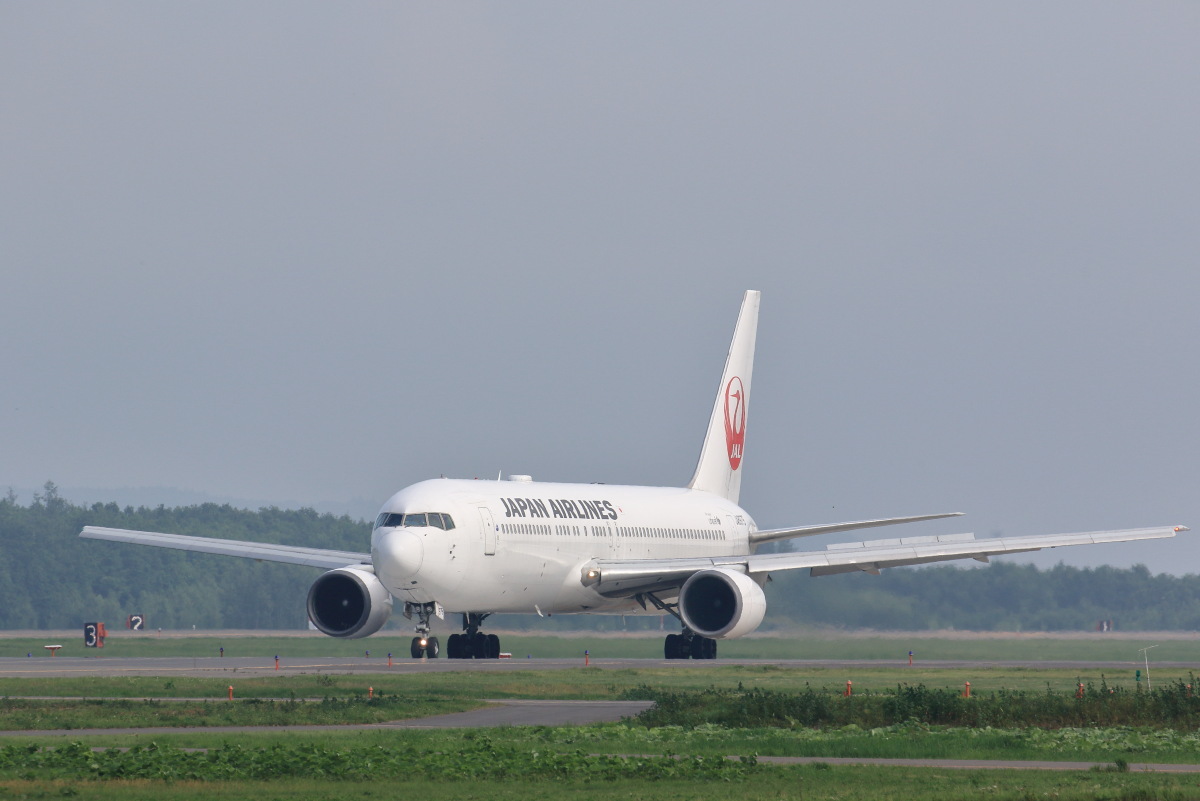 東の空と南の空　　～帯広空港～_a0263128_08163565.jpg