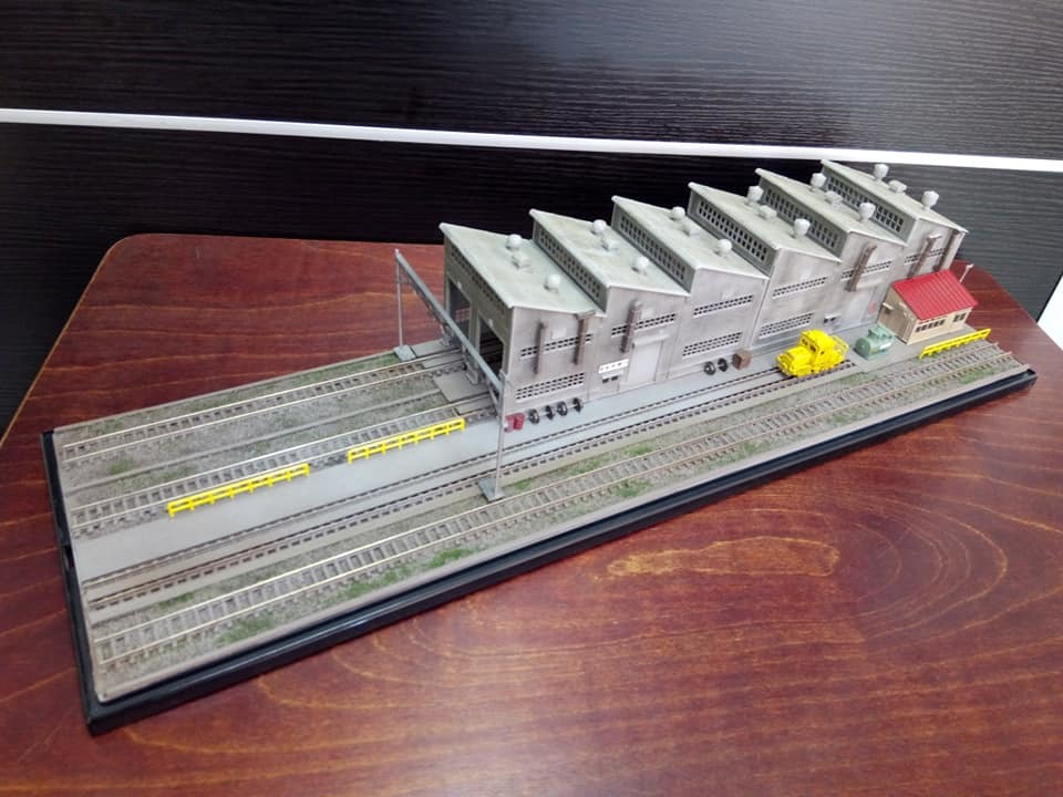 Nゲージ ジオラマ 4線車両基地&近郊駅2線 ライト付き
