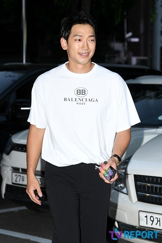 RAIN、妻キム・テヒ&娘への愛情爆発「家族が1番」…香港記者会見で父親の一面見せる一幕も_c0047605_19284367.jpg