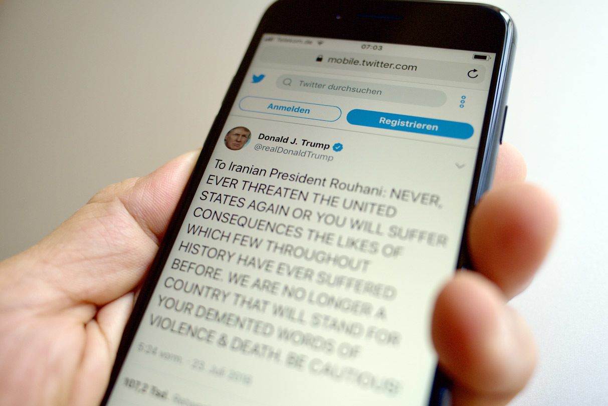 怒鳴る！トランプ大統領_e0175918_15233923.jpg