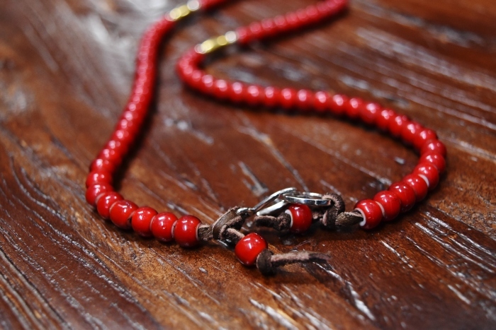 人気のAntique BEADS NECKLESS (赤玉・編)★★★_d0152280_19191536.jpg