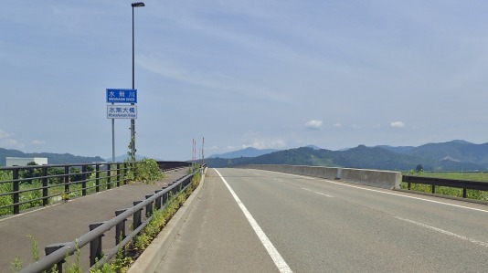 水のない川です_c0336902_20495992.jpg