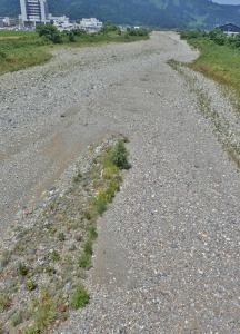水のない川です_c0336902_20500326.jpg