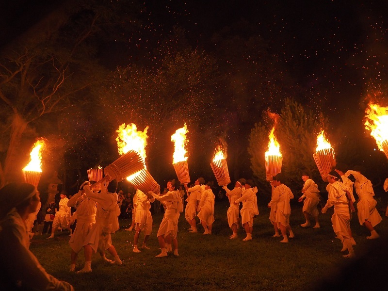 いよいよ夏本番、№２・・・美瑛神社の火祭り_a0174783_15541324.jpg