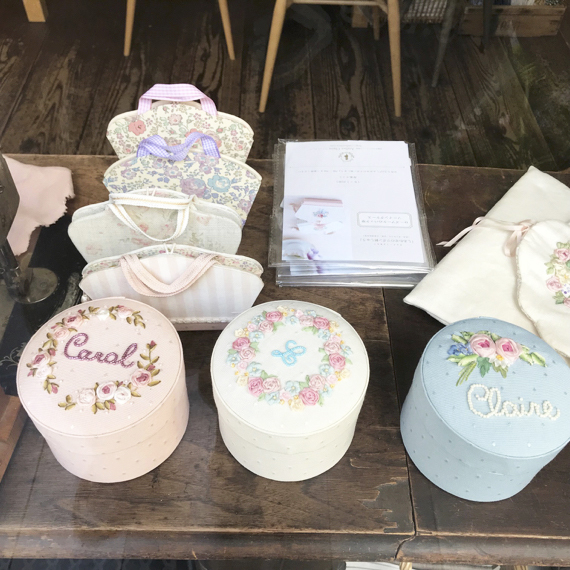 京都展示会の会場の様子  「しあわせのリボン刺しゅう」展 @リネット京都_a0157409_08303493.jpeg