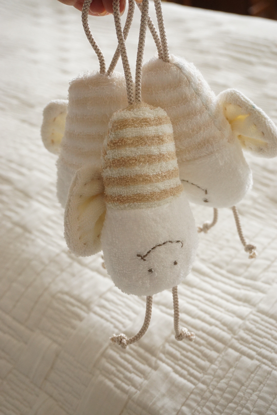 手作りおもちゃ みつばちのガラガラ Yukkescrap 手作りおもちゃ みつばちのガラガラ Yukkescrap