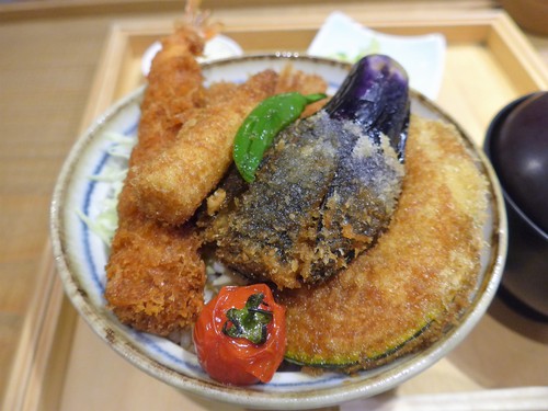 吉祥寺「新潟カツ丼 タレカツ」へ行く。_f0232060_2259631.jpg