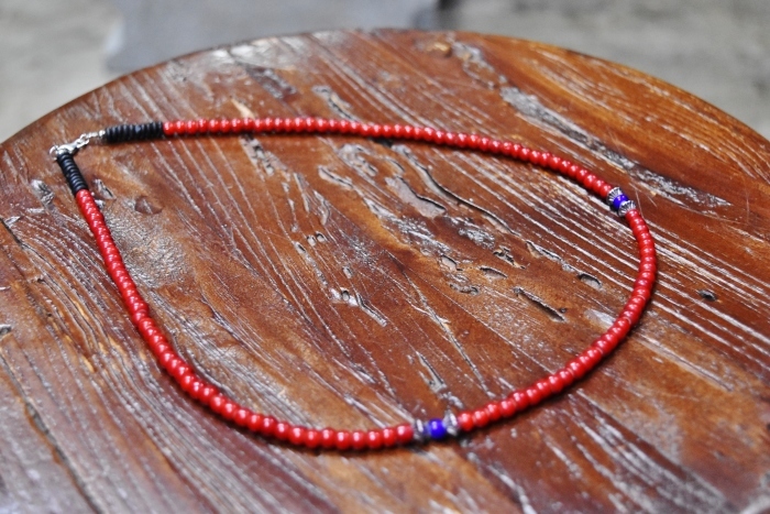 人気のAntique BEADS NECKLESS (赤玉・編)★★★_d0152280_03591890.jpg