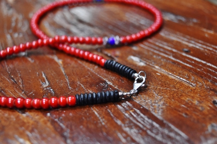 人気のAntique BEADS NECKLESS (赤玉・編)★★★_d0152280_04004087.jpg