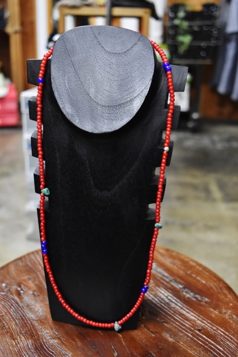 人気のAntique BEADS NECKLESS (赤玉・編)★★★_d0152280_04045537.jpg