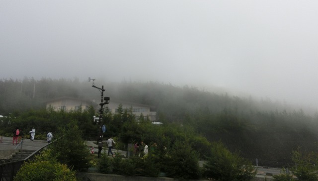 今日は読売旅行「富士山五合目散策と爽やか雲上ドライブ！白桃狩り食べ放題」へ行ってきました。_a0006033_21064022.jpg