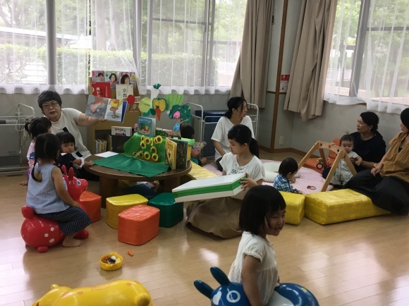 7月30日(月)10:30〜11:30「親子ふれあい絵本♪うた♪あそび♪」_f0223705_14142504.jpeg