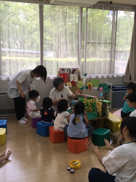 7月30日(月)10:30〜11:30「親子ふれあい絵本♪うた♪あそび♪」_f0223705_14222790.jpeg