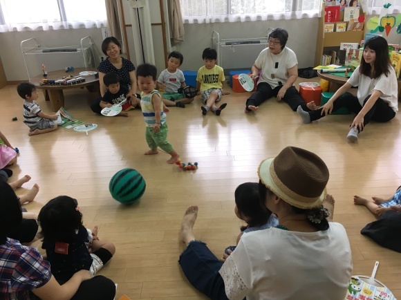 7月30日(月)10:30〜11:30「親子ふれあい絵本♪うた♪あそび♪」_f0223705_14383929.jpeg