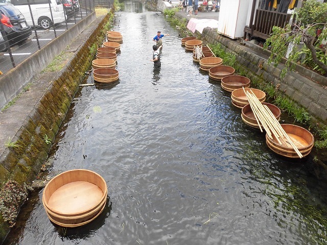 「祭り」の継続は途絶えたが、4年生の「たらい流し」は何とか実施できた田宿川_f0141310_07272358.jpg