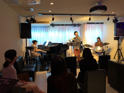 広島のジャズ  Jazzlive comin 本日7月31日のライブ_b0115606_12183085.jpeg