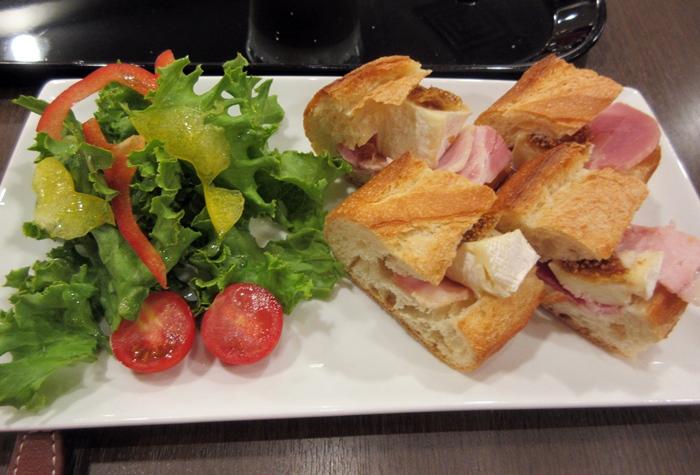 【Maison Troisgros】カスクルートセット(ジャンボンフロマージュ)_b0009849_20205969.jpg