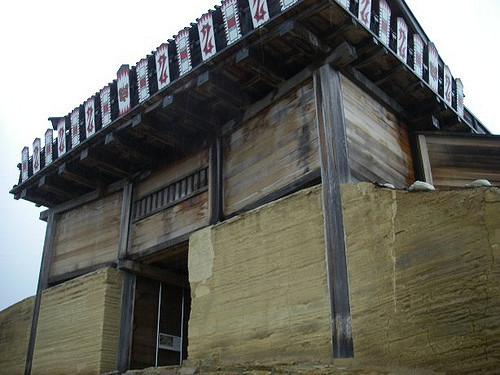 2008/5GW【岡山香川】吉備イワクラだらけで桃太郎の謎ツアー【吉備津神社、吉備中山磐座群、夜泣石、楯築遺跡、備中国分寺、田倉牛神、閑谷学校、熊山、牛窓、鬼ノ城、倉敷、鬼無、女木島、銭形】_b0116271_17053974.jpg