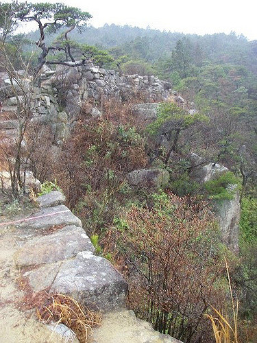 2008/5GW【岡山香川】吉備イワクラだらけで桃太郎の謎ツアー【吉備津神社、吉備中山磐座群、夜泣石、楯築遺跡、備中国分寺、田倉牛神、閑谷学校、熊山、牛窓、鬼ノ城、倉敷、鬼無、女木島、銭形】_b0116271_17073502.jpg