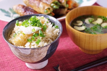 焼いて香ばしく！炊飯器で作る鯛めし_f0168317_03203934.jpg