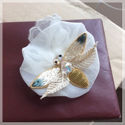 【 アクセサリーデザイナー Rika OGASAWARAの「ミニコサージュレッスン」】_c0357605_12121571.jpg