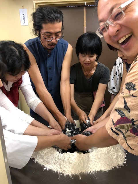 鎌倉パラダイスアレイ勝見淳平君のの天然酵母パンワークショップ _c0256701_22171386.jpg