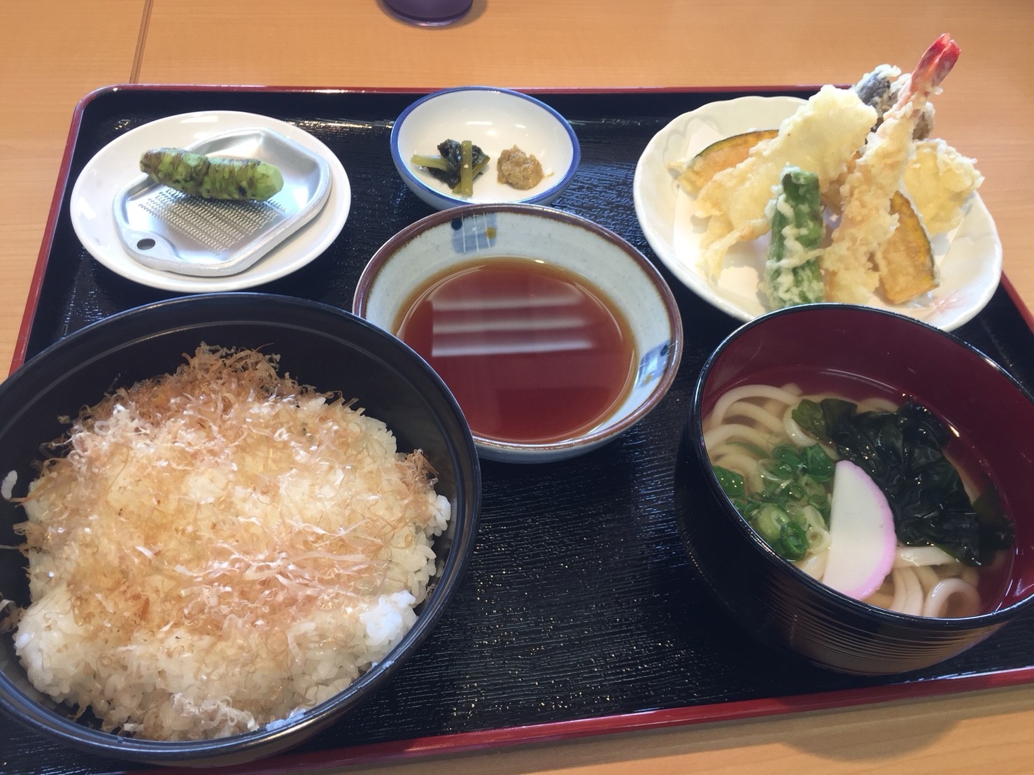 関金の道の駅 犬挟  内に併設されてる犬挟食堂_e0115904_15191511.jpg