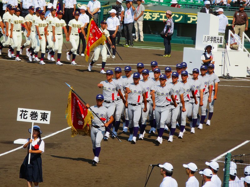 夏の高校野球選手入場（東北・北海道）20180805_e0237645_21394241.jpg