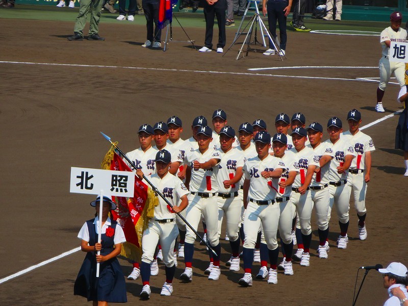 夏の高校野球選手入場（東北・北海道）20180805_e0237645_21394365.jpg