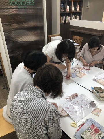 『しあわせのリボン刺しゅう』 出版記念ワークショップ《花リースのコンパクトミラー》＠西武渋谷サンイデー　にご参加くださった皆さま どうもありがとうございました_a0157409_12524005.jpeg