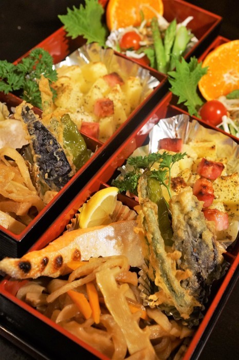 ■ランチメニュー【ベーコンポテト焼き／ハラス焼き／天婦羅／切り干しと竹の子の煮物他】_b0033423_21131268.jpg
