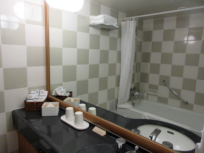 【箱根に避暑に2018】湯本から箱根ハイランドホテルへ_b0009849_18593832.jpg
