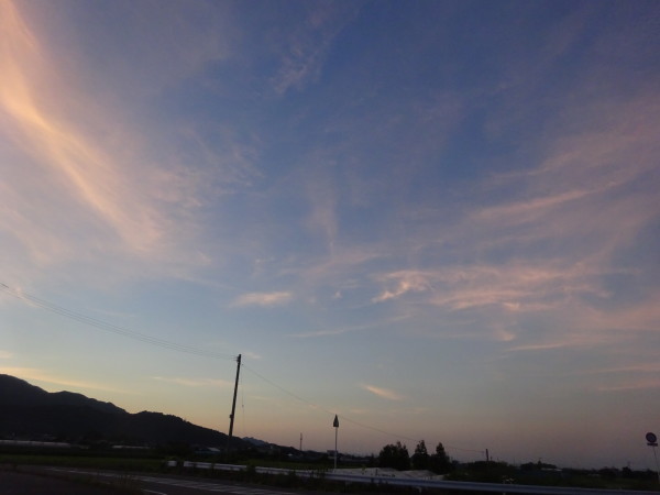 黄昏時 たそがれどき 千変万化の空と雲の色 18 8 8 徳ちゃん便り
