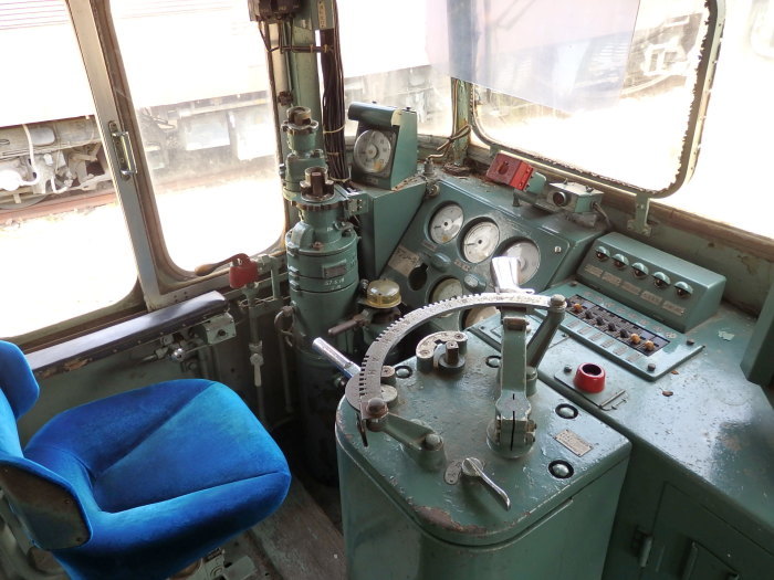 鉄道部品　運転台スイッチ　（前灯・運転室灯 他）　EF65-62 証明書付き 鉄道部品 運転台スイッチ （前灯・運転室灯 他） EF65-62 証明書